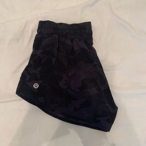 Lululemon black camo shorts! Size 4, 2.5”